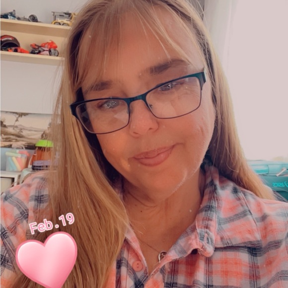 Meet your Posher, Sandra - Picture 2 of 2